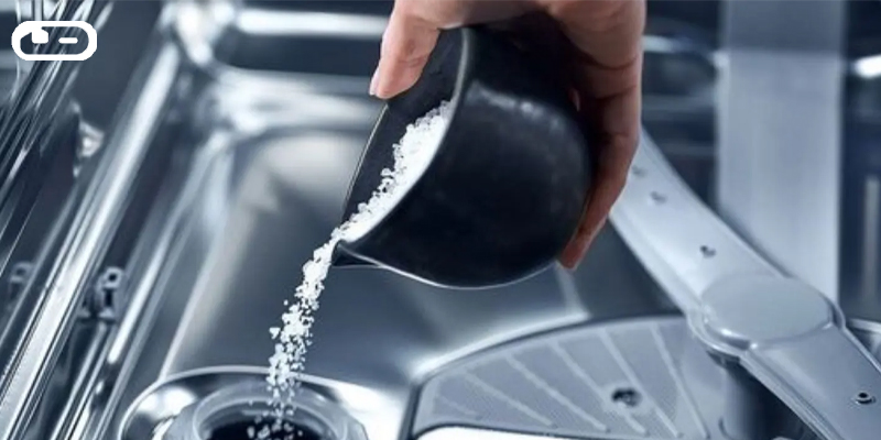 نمک نامرغوب باعث روشن شدن چراغ نمک ماشین ظرفشویی