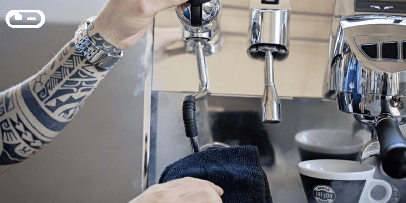 تاثیر براق شدن دستگاه در تمیز کردن اسپرسوساز