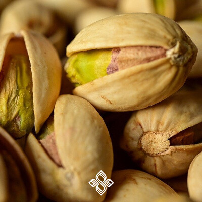 چگونه بفهمیم پسته خریداری شده تازه است یا نه؟